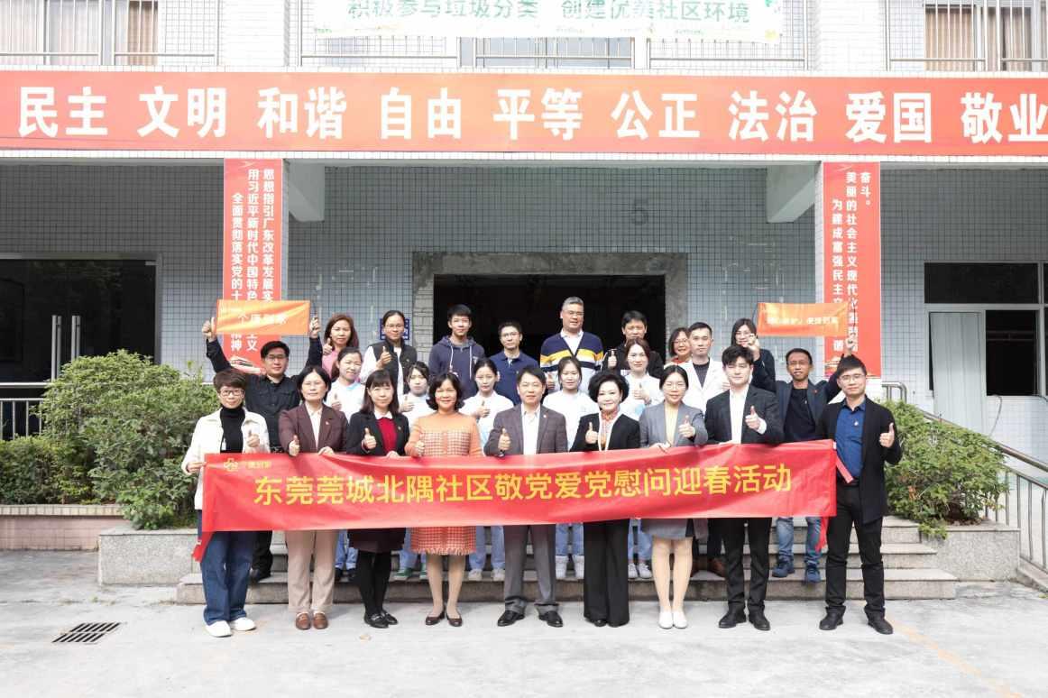 小猫钓鱼游戏龙王版有船