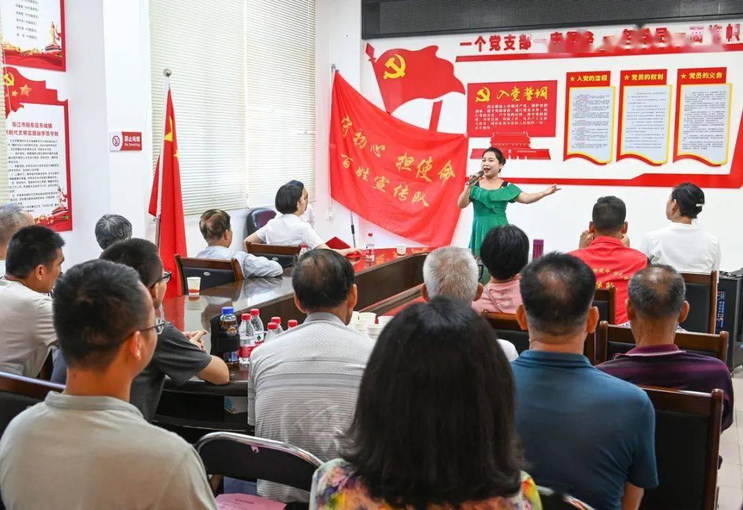 优衣库的衣服为什么那么便宜？游戏画面