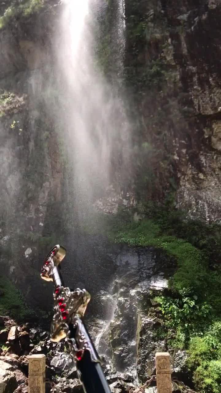 出道即巅峰-襁褓女王的冰火两重天